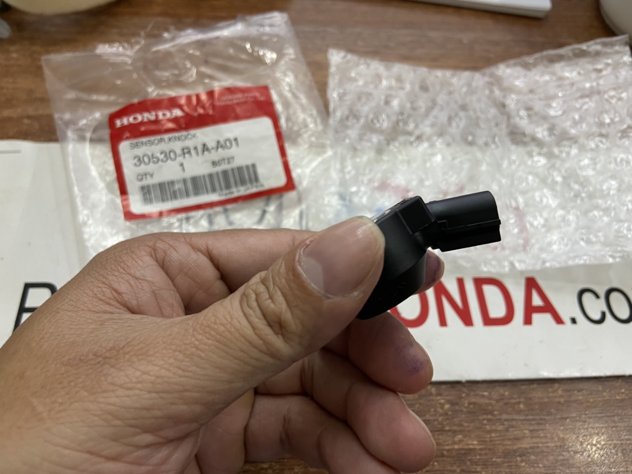 Cảm biến tiếng gõ kích nổ động cơ xe Honda BRIO